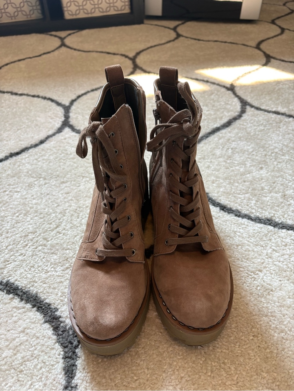 Vince Camuto Movelly Combat Boots in brown - Picture 4 of 5